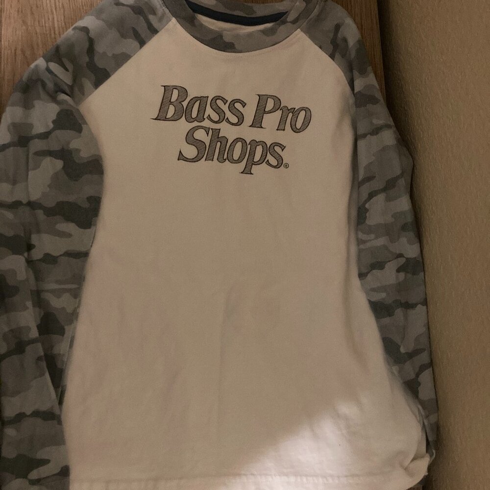 Bass Pro Outdoor Kids Long Sleeve T Shirt Large White and Grey Camo Raglan Style